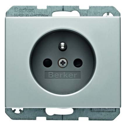 Socket outlet Earthing pin 1 6765757003