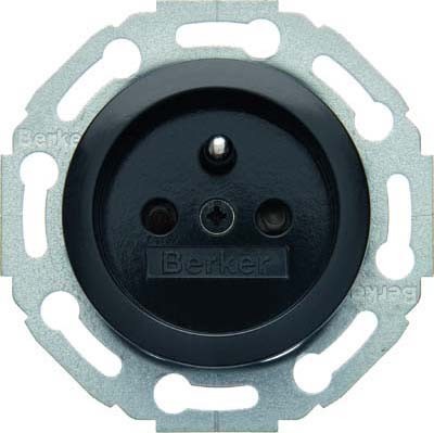 Socket outlet Earthing pin 1 67657901