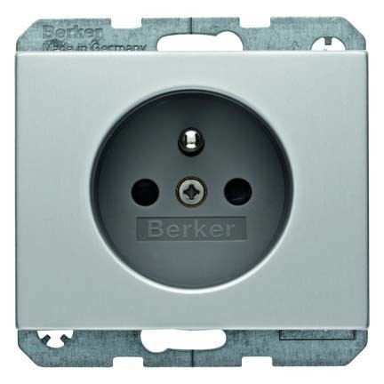 Socket outlet Earthing pin 1 6768757003