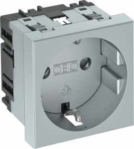 Socket outlet Protective contact 1 6120018