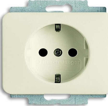 Socket outlet Protective contact 1 2013-0-5240