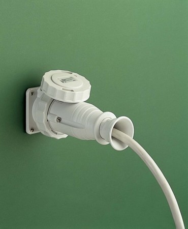 Panel-mounted CEE socket outlet 32 A 2 82915