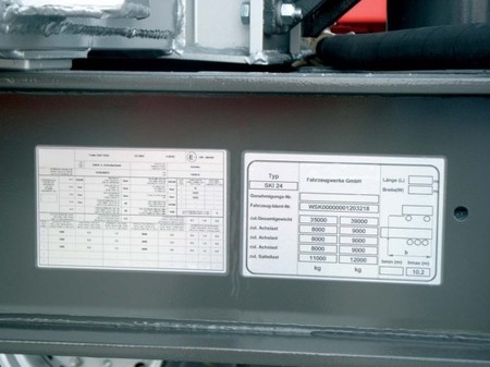Labelling material Unprinted Other 596-42951