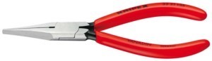 Flat nose pliers  32 21 135